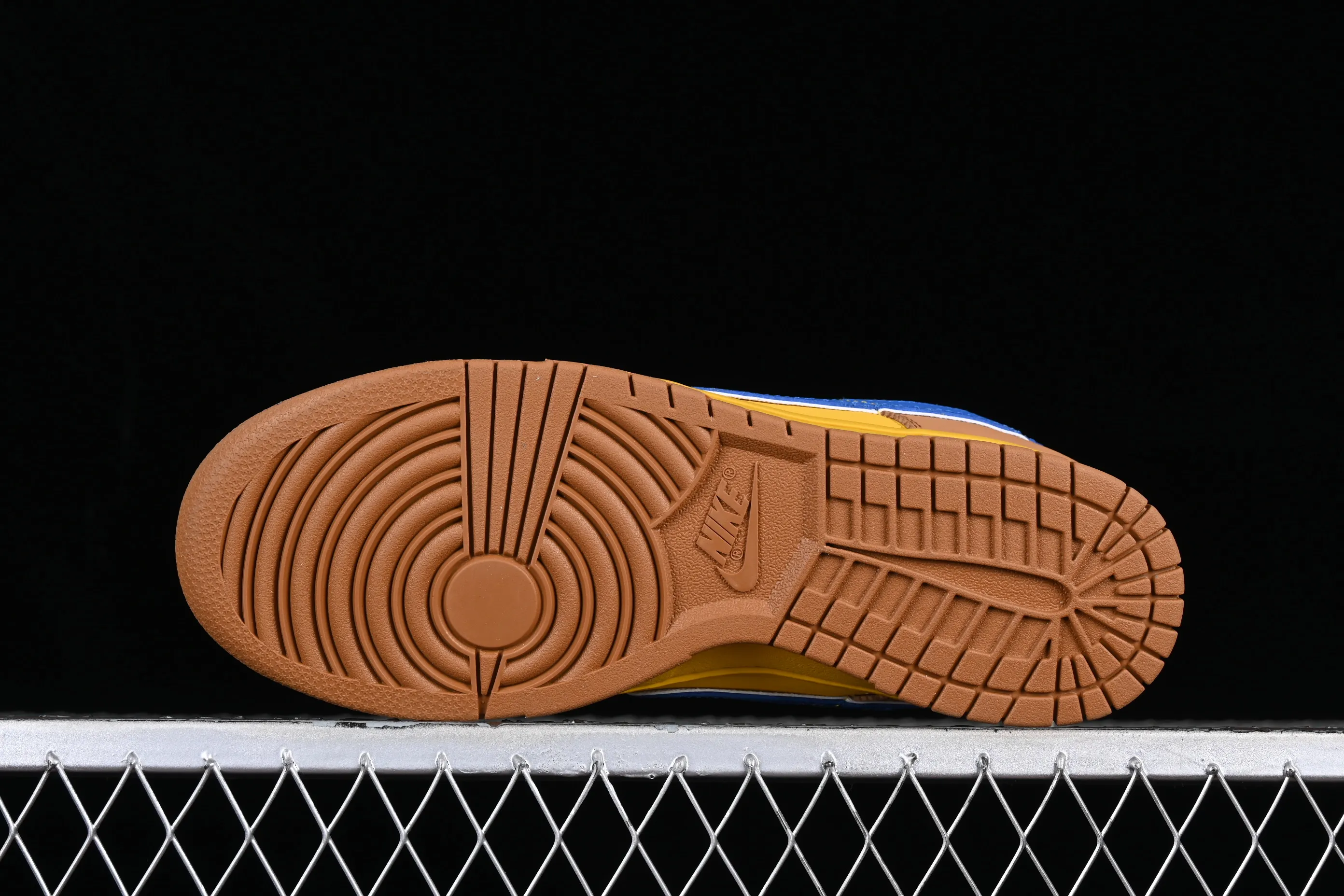 All categories Nk SB Dunk Series Nk SB Dunk Low Low-top skate shoes Nk Dunk Low "Newcastle Brown Ale" TS same style "Yellow Beer" ultra-limited color matching Newcastle Low-top skate shoes 313170-741
